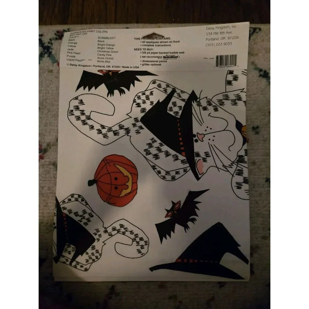 Daisy Kingdom No-Sew Fabric Applique Halloween Cat Hat Tote Shirt Craft Kit